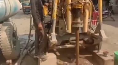 चितरंगी: भोपाल से पहुंची टीम ने बरगवां रेलवे क्रॉसिंग के पास ओवर ब्रिज बनाने के लिए मिट्टी टेस्टिंग का कार्य किया शुरू