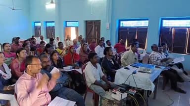 जलालगढ़: प्रशिक्षण भवन जलालगढ़ में चक और दंसार पंचायत के प्रगणकों को दिया गया प्रशिक्षण