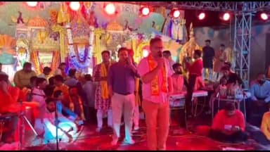 बलरामपुर: भगवतीगंज में आयोजित श्री बालाजी जागरण में "हमें चाहिए विश्वविद्यालय" की मुहिम के प्रति समाजसेवी ने लोगों को कराया अवगत