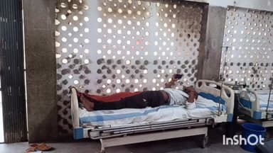 गोगरी: गोगरी जमालपुर ऑटो स्टैंड के समीप ई रिक्शा चालक ई रिक्शा में सवार को एक तेज रफ्तार स्कॉर्पियो ने मार दिया ठोकर हुए घायल