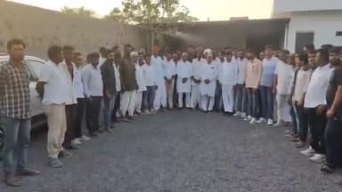 बाड़मेर: बुधवार को बाड़मेर विधायक मेवाराम जैन ने अपने निवास स्थल पर आमजन की विभिन्न प्रकार की सुनी समस्या