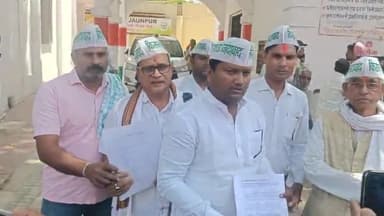 जौनपुर: कलेक्ट्री कचहरी पहुंचे किसानों ने जिलाधिकारी को सौंपा ज्ञापन, कहा- केराकत में NHI के अधिकारी कर रहे हैं प्रताड़ित