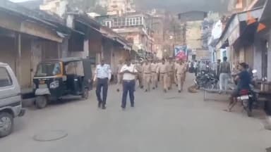 बूंदी: शहर के बालचंद पाड़ा स्थित पुलिस चौकी से पुलिस ने निकाला फ्लैग मार्च