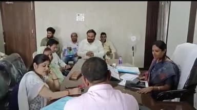 बेतिया: नगर निगम कार्यालय में मीना बाजार समेत नगर निगम के 3 छोटे सैरातों की ₹11.89 लाख में बंदोबस्ती हुई पूरी- नगर निगम महापौर