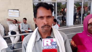 सिंगरौली: आधार कार्ड सुधार कराने के नाम पर महिला की हो गई जमीन बिक्री, गन्नई निवासी महिला ने कलेक्टर से लगाई फरियाद