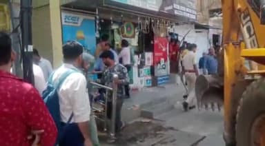 बड़गांव: नगर निगम ने नाडाखाड़ा में अवैध अतिक्रमण को किया ध्वस्त, पुलिस और व्यापारियों के बीच हुई धक्कामुक्की