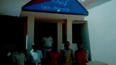 #कुचायकोट: पुलिस ने जिलेबिया मोड़ के पास से शराब के साथ एक युवक समेत दो आरोपियों को किया। गिरफ्तार