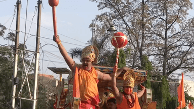 सिंगरौली: हनुमान जयंती पर बैढन शहर में निकाली गई विशाल शोभा यात्रा, पुलिस चप्पे चप्पे पर रही तैनात व ड्रोन से की गई निगरानी