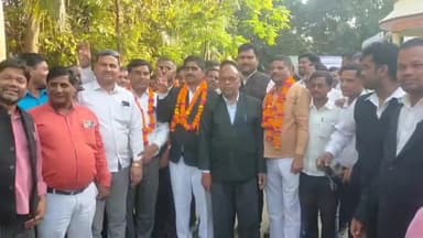 इकौना: तहसील में अधिवक्ता संघ के हुए चुनाव, अध्यक्ष पद पर 3 वोट से विजयी हुए बंसराज शुक्ला