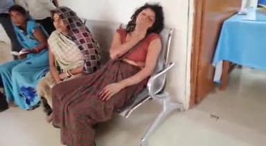 टीकमगढ़: करोला गांव में पति-पत्नी के साथ 4 लोगों ने की मारपीट, जिला अस्पताल में उपचार जारी