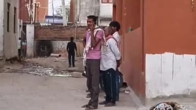 बेतिया: नन्दपुर खोड़ी में 55 वर्षीय वृद्ध की संदिग्ध मौत, पुलिस ने शव को कब्जे में लेकर जीएमसीएच में कराया पोस्टमार्टम।