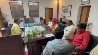 मावली लोपड़ा में दिल दहला देने वाली घटित घटना जिसमे एक मासूम बच्ची के साथ दरिंदगी उसकी नृशंस हत्याकांड पर कलेक्टर से मिल