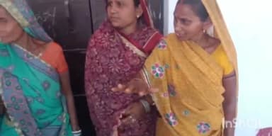 गोगरी: गोगरी प्रखंड के महेशखुट थाना क्षेत्र अंतर्गत जीविका दीदी के द्वारा नशा मुक्त बनाने को लेकर लिया गया शपथ