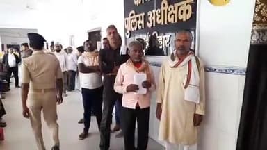 जमुई: समाहरणालय में जनता दरबार लगाकर एसपी शौर्य सुमन ने सुनी जन समस्याएं, निपटाए कई मामले