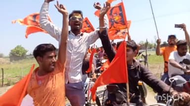 मिहींपुरवा: श्री हनुमान जन्मोत्सव के उपलक्ष्य में सुजौली क्षेत्र में निकाली गई शोभा यात्रा, डीजे की धुन पर थिरकते नजर आए हनुमान भक्त