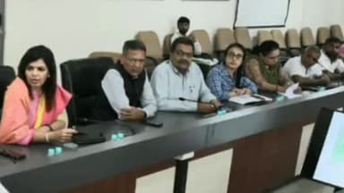 રાજકોટ પૂર્વ: જિલ્લા કલેક્ટર કચેરી ખાતે પાણી, સિંચાઇ, પર્યાવરણ અને વન વિભાગનાં સંદર્ભે સમીક્ષા બેઠક યોજાઈ