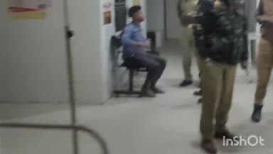 धनघटा: सोनाड़ी चौराहे के पास पशु को बचाने के क्रम में 2 बाइक सवार गंभीर रूप से गिरकर हुए घायल, गंभीर हालत में जिला अस्पताल रेफर