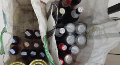 टीकमगढ़: तखा मजरा गांव से पुलिस ने अवैध शराब के साथ एक आरोपी को किया गिरफ्तार