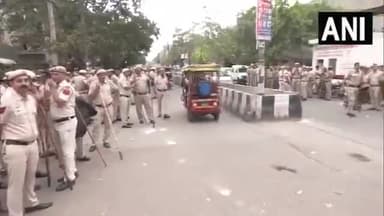 #दिल्ली में हनुमान जयंती के अवसर पर जहांगीर पुरी इलाके में भारी पुलिस बल की तैनाती की गई है ।
#हनुमानजयंती #hanumanja