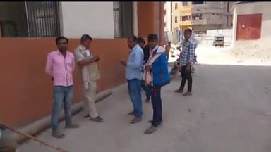 बेतिया: जीएमसीएच अस्पताल में मृतक के परिजन 17 घंटों से डॉक्टर का कर रहे इंतजार, नहीं हो रहा पोस्टमार्टम