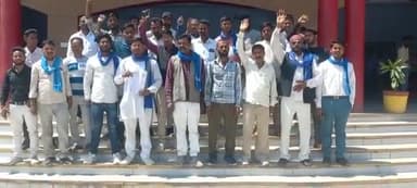 मुख्य मंत्री उत्तर प्रदेश से जनपद बलरामपुर में राजकीय विश्व विद्यालय के स्थापना की मांग करते हुए। भीम आर्मी