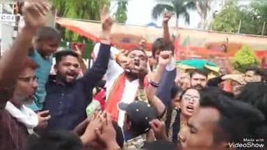 सिवनी: पेयजल समस्या को लेकर भाजपा द्वारा नगर पालिका के सामने किया गया विरोध प्रदर्शन