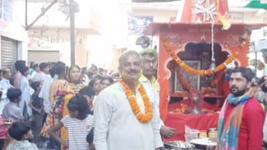 शामली: थाना भवन नगर में बालाजी जन्मोत्सव धूमधाम से मनाया गया इस अवसर पर आकर्षक झांकियों व बैंड बाजे से शोभायात्रा निकाली गई