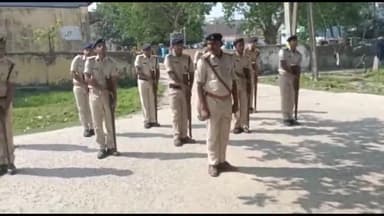 अररिया: एएसआई की हृदय गति रुकने से हुई मौत पुलिस लाइन परिसर में एसपी सहित पुलिस के अधिकारियों ने दी श्रद्धांजलि