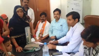 डलमऊ: भगवंतपुर चंदनिया पंचायत भवन में युवा मंडल अध्यक्ष आशीष सिंह की अध्यक्षता में स्वास्थ्य शिविर का किया गया आयोजन