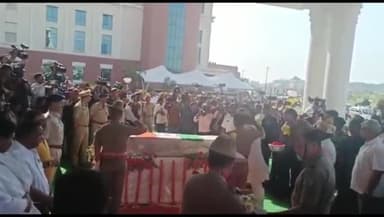 कांके: विधानसभा में श्रधांजलि हेतु लाया गया शिक्षा मंत्री जगरनाथ महतो का पार्थिव शरीर,दी गई श्रधांजलि