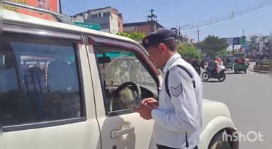 बुलंदशहर: एसएसपी के निर्देश पर यातायात पुलिस द्वारा नगर के काला आम चौराहे पर चलाया गया सघन चेकिंग अभियान