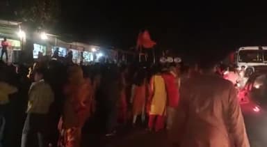 श्री हनुमान जी के जन्मोत्सव पर हमारे शाहनार में समस्त शाहनगर के युवाओं व्यापारी मातृ शक्ति बुजुर्गो ने मिलकर हज्जारों की संख्या में सोभा यात्रा जुलूस श्री दक्षिण मुखी श्री हनुमान मंदिर से निकाला जगह जगह सभी ने स्वागत और प्रसाद वितरण का भी