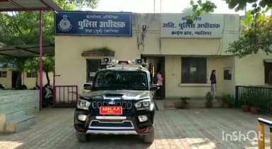 ग्वालियर गिर्द: मुरार इलाके में शराब के नशे में एक युवक ने खोई सुध-बुध, गाड़ी व पर्स चुराकर ले गए चोर