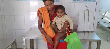 लखीसराय: कजरा गांव में चौकी गिरने से दबकर  2 वर्षीय बालक हुआ जख्मी सदर अस्पताल में कराया गया इलाज