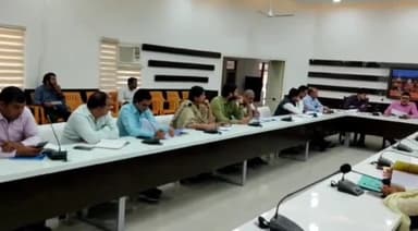 हरिद्वार: सहायक निदेशक मत्स्य ने रोशनाबाद कलेक्ट्रेट में जिलाधिकारी के सम्मुख तालाब पट्टा आवंटन शिविर के आयोजन की दी जानकारी