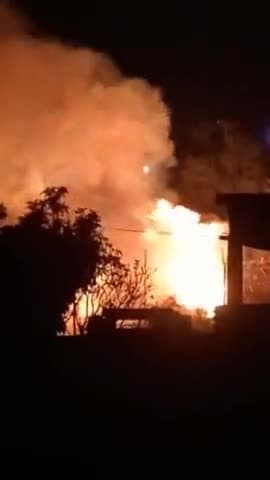 घनश्यामपुर: गोनौन गांव माला घर मे  रात के 1: 45मै लगा आग  जिस मै पूरा घर जल कर हुआ खाक।।।।।#hindi_news_live 
@ankit__meena__.150 #