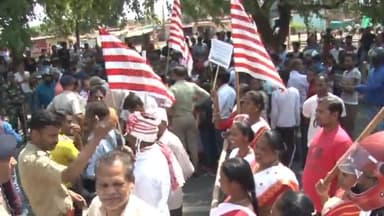 कांके: सरना समुदाय द्वारा रांची में बुलाए गए रांची बंद का हुआ व्यापक असर, विभिन्न इलाकों से पुलिस हिरासत में लिए गए कई समर्थक