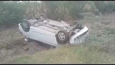 हमीरपुर: टेढ़ा गांव के पास तेज रफ्तार कार अनियंत्रित होकर पलटी तीन घायल