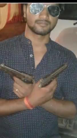 कानपुर: नजीराबाद क्षेत्र में एक युवक का अवैध असलहों के साथ फोटो सोशल मीडिया पर हुआ वायरल, जांच में जुटी पुलिस