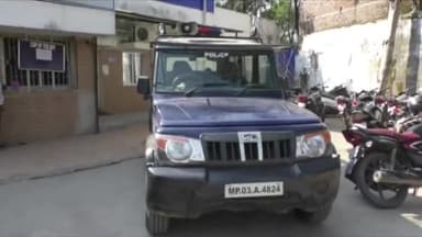 इंदौर: बाणगंगा थाना अवैध शराब के साथ एक को किया गिरफ्तार 20 लीटर शराब बरामद