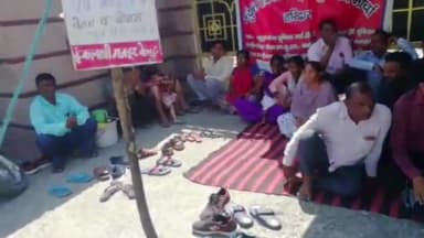 हरिद्वार: राजा बिस्कुट फैक्ट्री के गेट पर धरना दे रहे कर्मचारियों का धरना 61 वे दिन भी लगातार रहा जारी