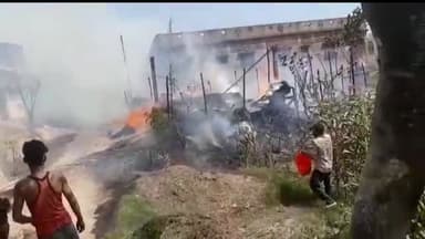 बेतिया: नौतन खुर्द पंचायत में आग लगने से 3 घर जलकर राख, सूचना पर पहुंची अग्निशमन विभाग की टीम ने पाया काबू