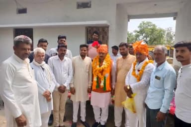 शुजालपुर: भाजपा किसान मोर्चा के प्रदेश उपाध्यक्ष का ग्राम पंचायत मायापुर में अल्प प्रवास के दौरान कार्यकर्ताओं ने किया स्वागत