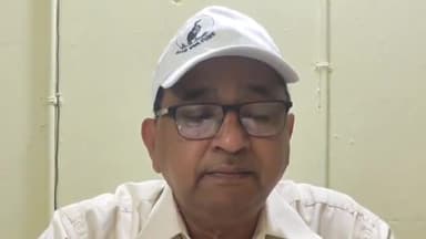 हज़ारीबाग: महुआ चुनने के दौरान जंगल में आग लगने को लेकर सहायक वन संरक्षक पश्चिमी वन प्रमण्डल ने लोगों से की अपील