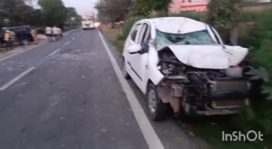 बुलंदशहर: नैथला गांव के पास कार सवार को ट्रैक्टर ट्रॉली ने मारी टक्कर 4 लोग हुए घायल अस्पताल में भर्ती