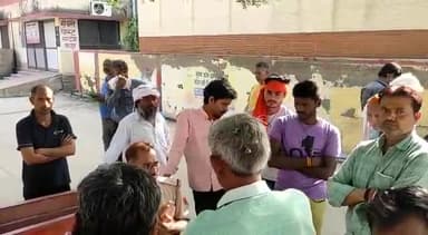 अलवर: गूंदपुर में एक युवक ने की फांसी लगाकर आत्महत्या, पुलिस पोस्टमार्टम कराकर जांच में जुटी