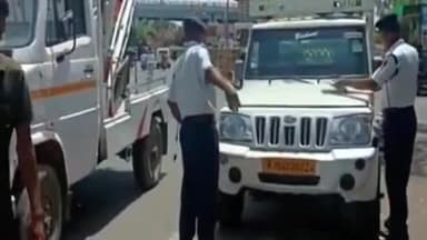 बाड़मेर: जिले में यातायात नियमों की अवहेलना करने वाले 2 दर्जन से अधिक वाहन चालकों के काटे गए चालान, वसूला गया जुर्माना