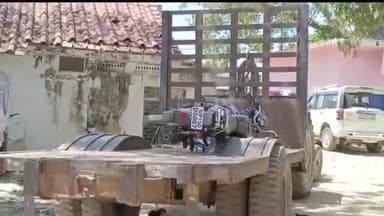 धनौरा: गजरौला मोगा होटल के पास तेज रफ्तार ट्रैक्टर-ट्रॉली की टक्कर से बाइक सवार घायल, हालत गंभीर