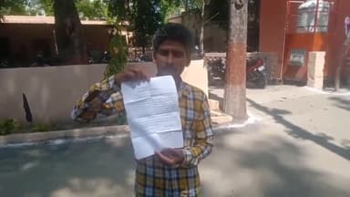 शामली: कोतवाली शामली पहुंचे एक व्यक्ति ने कुछ लोगों पर खाते से पैसे निकालने व पुलिस पर कार्रवाई ना करने का लगाया आरोप