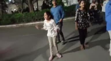 बड़गांव: सलूम्बर निवासी दो बच्चों की मां ने प्रेमी से की शादी, मां के लिए कलेक्ट्रेट पहुंची बच्चियों का रोरोकर हुआ बुरा हाल